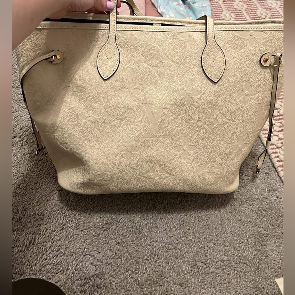 Louis Vuitton Neverfull Tote